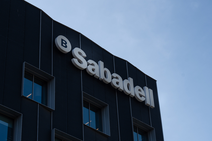 Sede del Banco Sabadell en Sant Cugat del Vallès, Barcelona. 