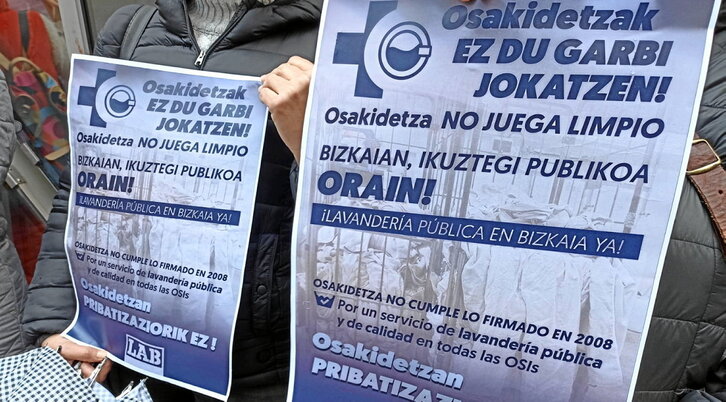 Movilización de LAB contra la externalización de los servicios de lavandería en Osakidetza.