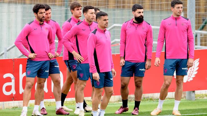 Jugadores del Athletic en un entrenamiento en Lezama.