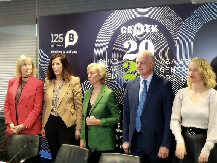 Responsables de Cebek en la comparecencia que han ofrecido en Bilbo.