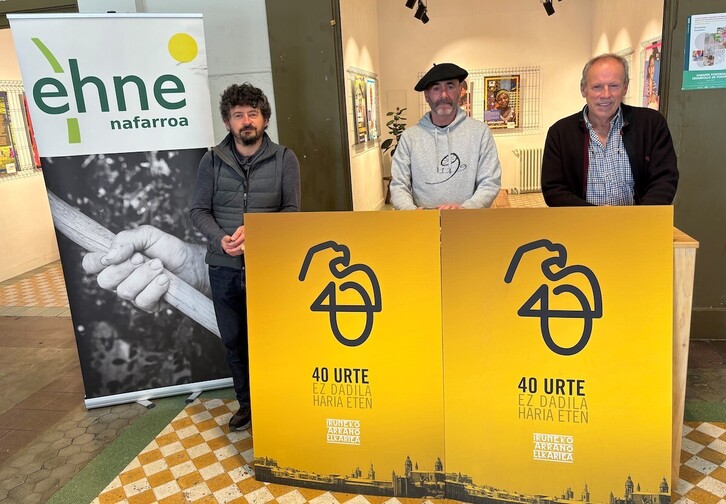 Comparecencia ante los medios para anunciar el asado de la vaca en el centro de Iruñea.