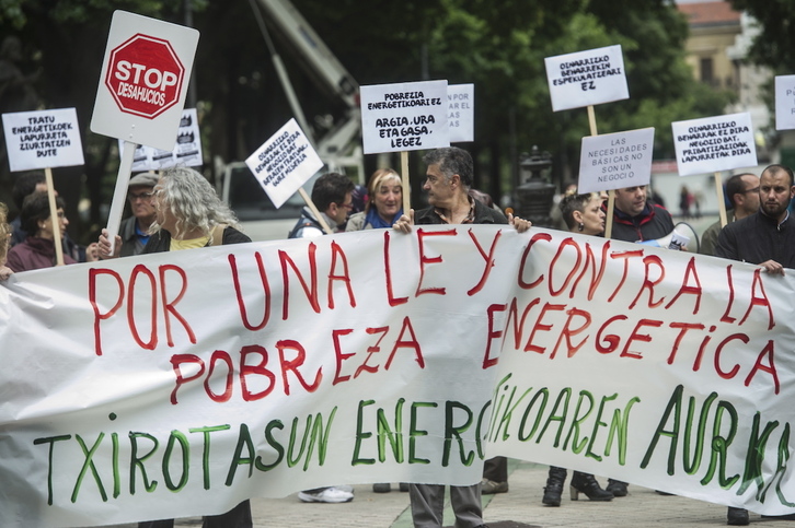 Imagen de archivo de una protesta contra la pobreza energética.