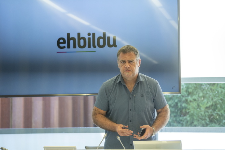 El juntero de EH Bildu Oskar Bordes, en una comparecencia con motivo del archivo de parte del ‘caso Bidegi’.