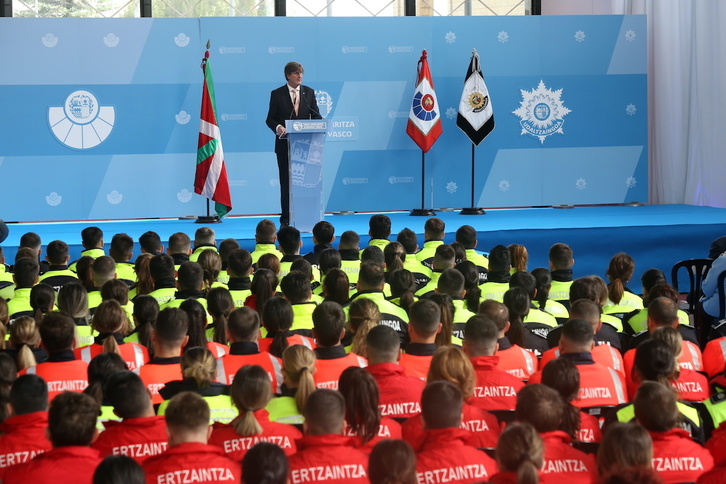 Andrés Zearreta, en su alocución a los nuevos policías.