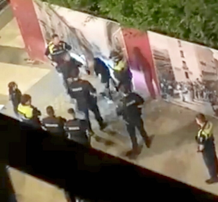 Captura del vídeo que muestra la agresión.