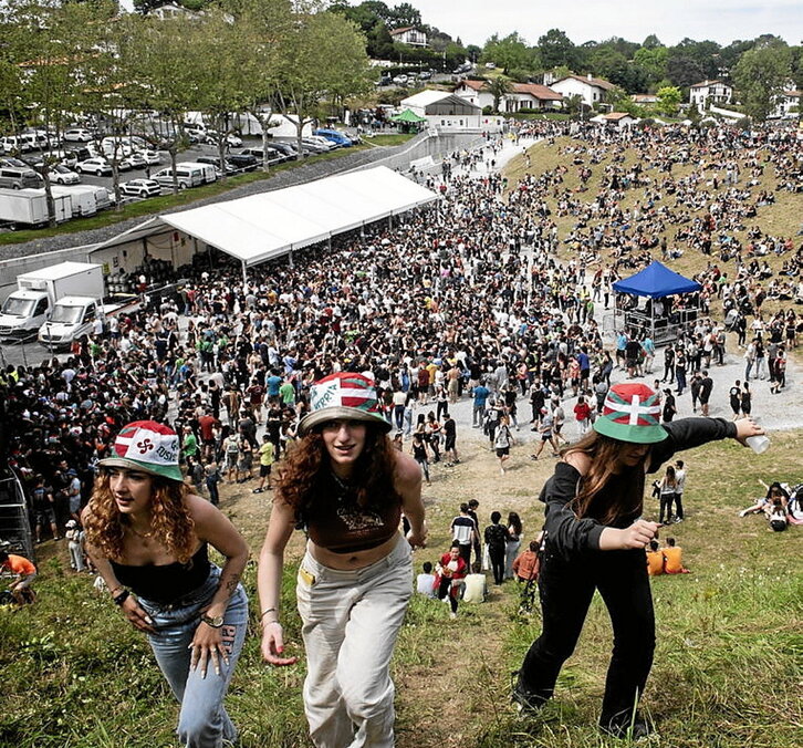 Egitarau oparoa prestatu dute Senperen.