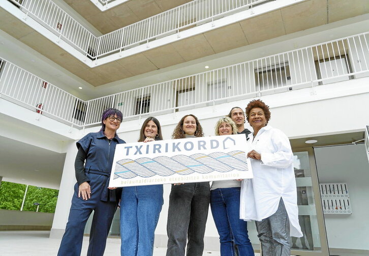 Usurbilen dago Txirikorda belaunaldiarteko etxebizitza komunitarioa, eta atzo ireki zituen ateak herritar guztiek ikus zezaten.