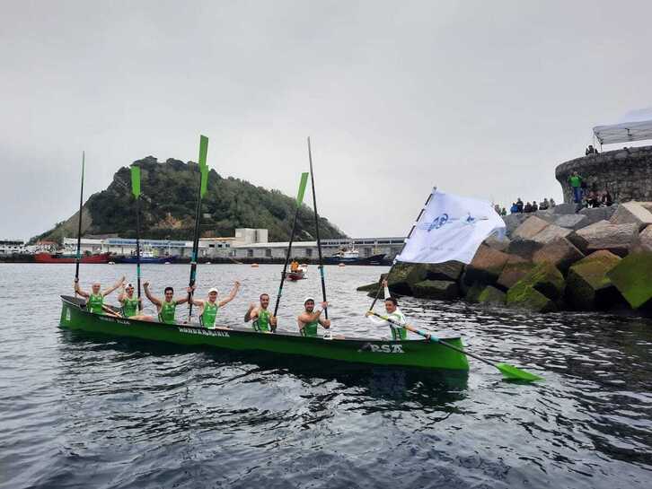 Hondarribiak irabazi du Gipuzkoako Txapelketa senior mutiletan: Manex Aldai, Adrian González, Beñat Egiazu, Bikendi Alza, Iñigo Sagarzazu, Galder Esponda eta Joseba Amunarriz (patroia).