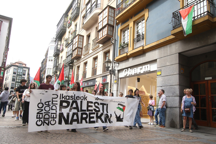 Bilbo, Donostia eta Gasteizen mobilizazioak izan dira eguerdian. Irudian, bizkaitar hiriburua.