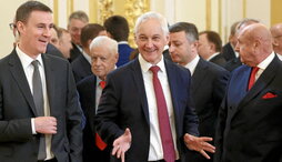 El nuevo ministro de Defensa, Andrei Belousov, en el centro, en un acto en el Kremlin el pasado 7 de mayo.