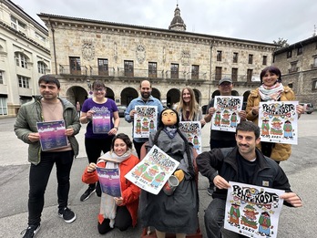 Bergarako Udaleko eta Jai Batzordeko ordezkariak, aurtengo egitarauaren aurkezpenean.