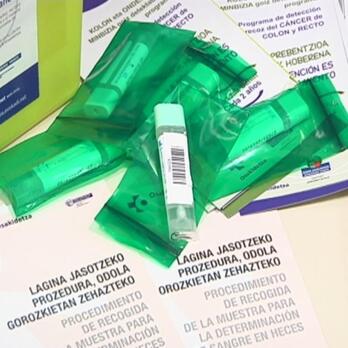 Osakidetzak kolon eta ondesteko minbiziaren baheketa 74 urte arteko biztanleetara zabaltzeko asmoa du.