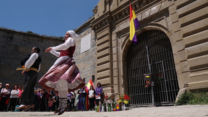 Omenaldia egiten zaie urtero hildakoei.