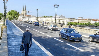 Le pont Saint-Esprit a rouvert en 2018 avec une voie de bus. (Archive)  Isabelle MIQUELESTORENA