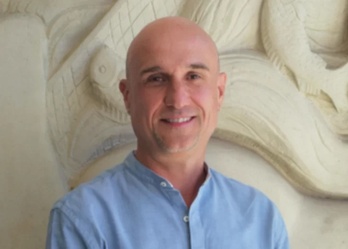 Paulo Arzelus Aramendi est conseiller municipal et communautaire d'Hendaye. 