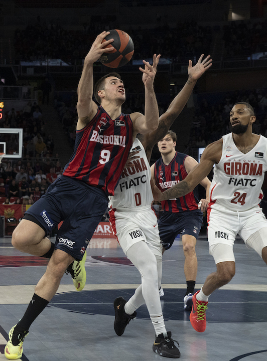 Vanja Marinkovic, en uno de sus últimos partidos con la camiseta del Baskonia.