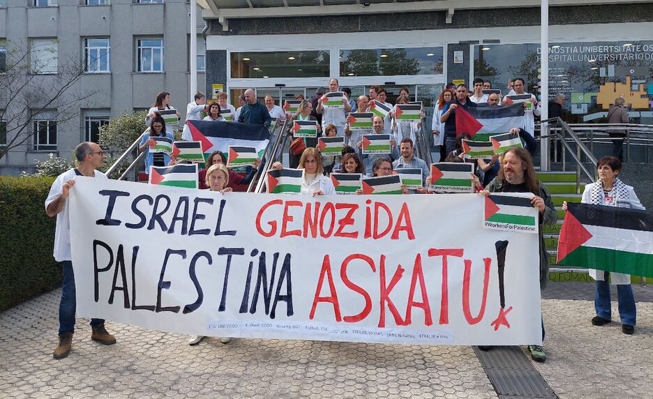 Concentración en el Hospital Donostia.