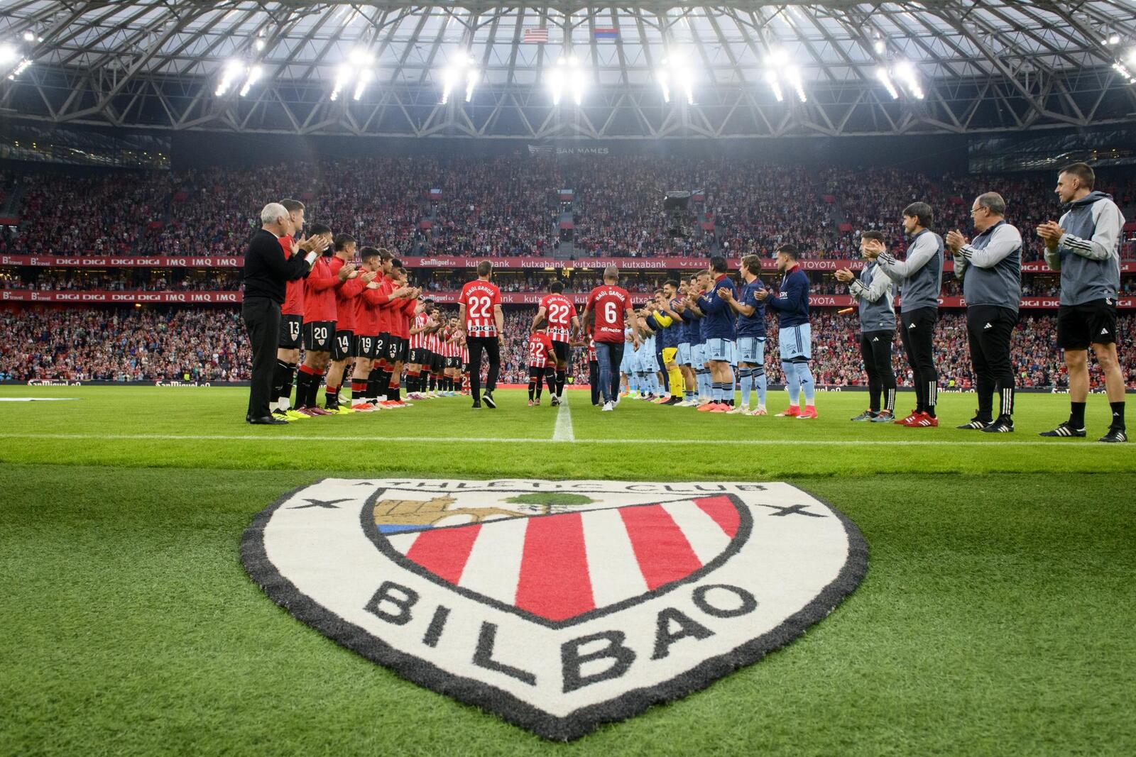 Raul Garciari Osasunaren aurka egindako omenaldia. (@AthleticClub) Raul Garciari Osasunaren aurka egindako omenaldia. (@AthleticClub)