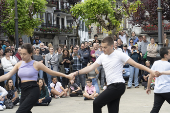 Udalerri Euskaldunen Eguneko ekitaldia, Lesakako plaza zaharrean.