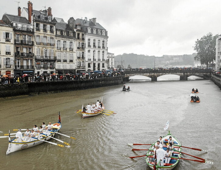 Baionan, Errobi ibaitik eraman zuten zuzia.