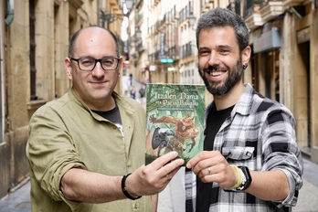 G.Holgado eta Leonet ‘Harrizko errementariak’ liburua aurkezten.