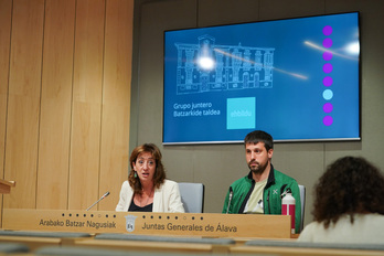 Rueda de prensa ofrecida este martes por EH Bildu en Gasteiz.