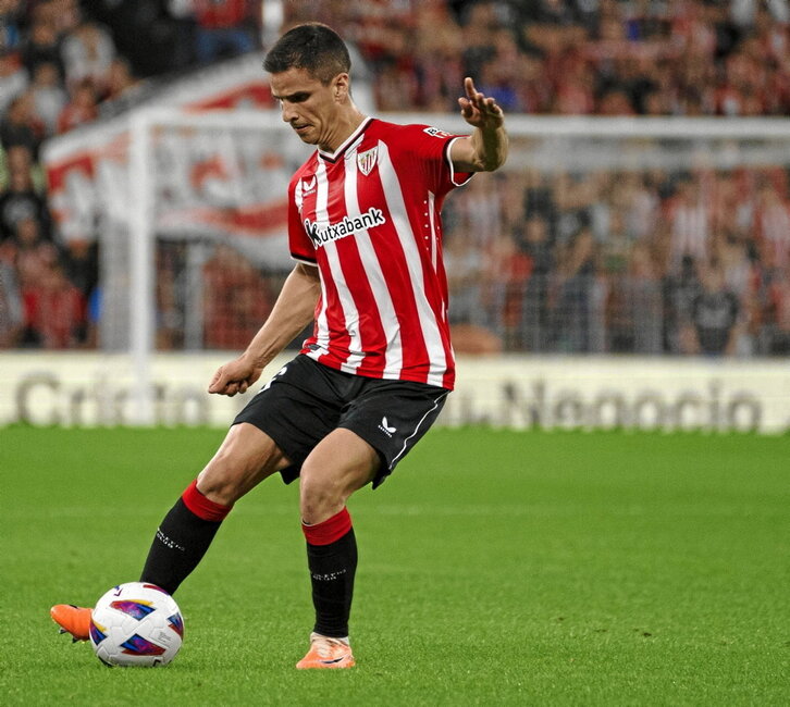 Iñigo Ruiz de Galarreta en un partido de San Mamés.