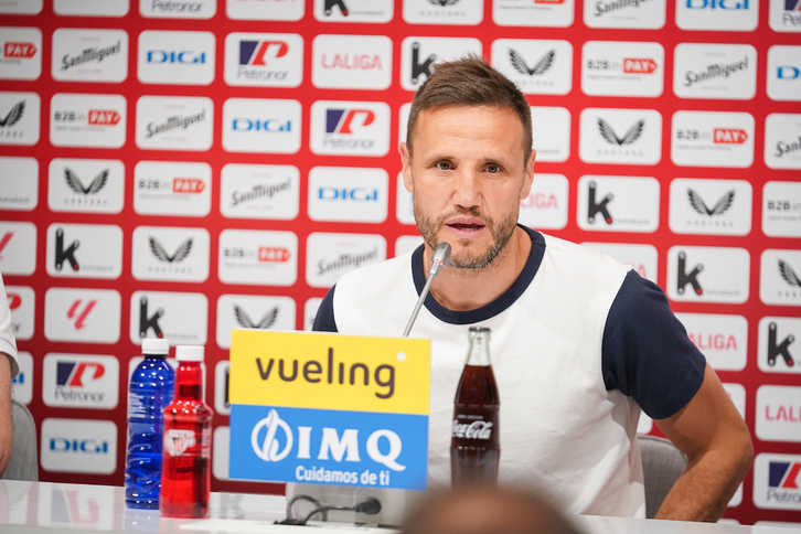 Carlos Gurpegui, en la rueda de prensa en Lezama.