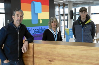 Mikel Arregi, Oihana Mendizabal eta Ugaitz Azkarai, Tolosaldea LHI-n aste honetan bertan egindako elkarrizketan.