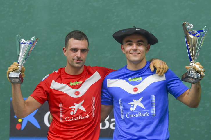 Merezita, Agirre eta Larrazabal podiumean, baina txapela arabarraren buruan.