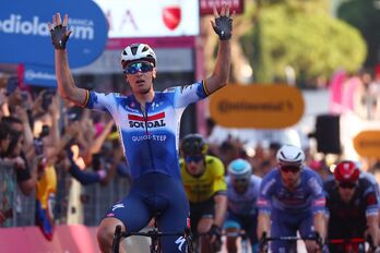 Tim Merlier ha vuelto a superar a Jonathan Milan por tercera vez en este Giro.