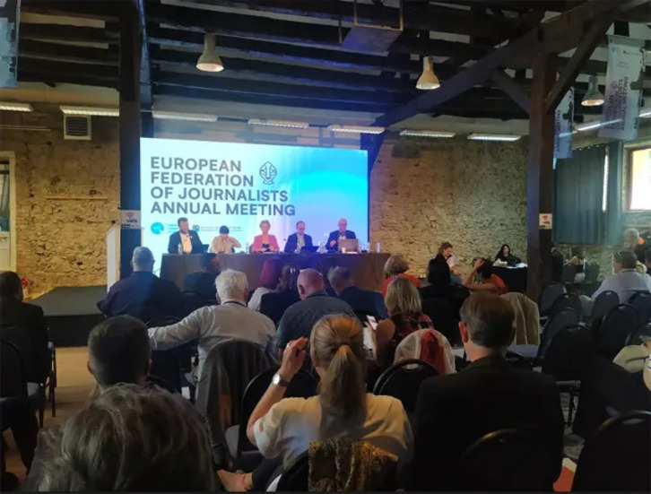 Asamblea de la Federación Europea de Periodistas donde se ha aprobado la moción de apoyo a Pablo González.