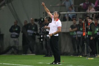 Mendilibar otsailean iritsi zen Greziara, eta Konferentzia Ligako finalerako sailkatu du Olympiakos.