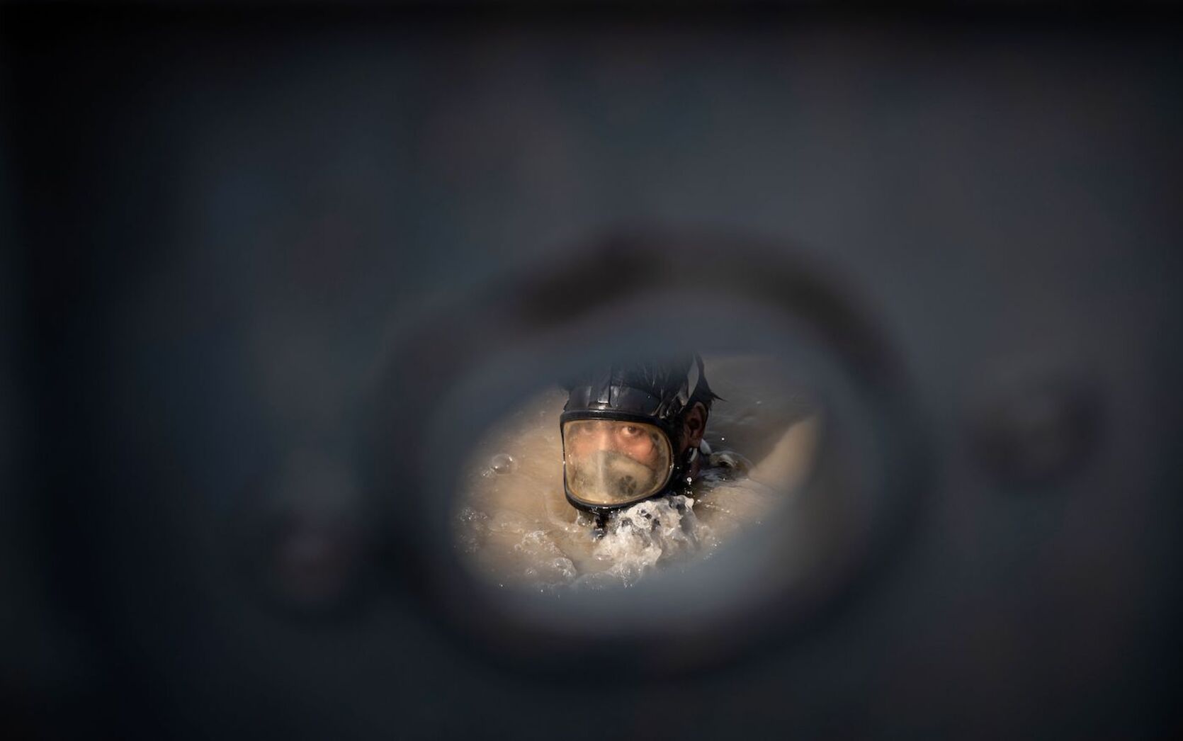 Ur ilunetan murgiltzen dira ererskatatzaileak.