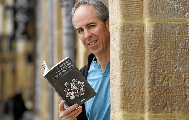 Unai Elorriagak bere zazpigarren eleberria aurkeztu zuen atzo, Donostian.