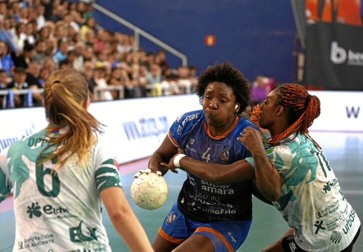 Una imparable Mariane Fernandes supera a Danila So Delgado y Lisa Oppedal.