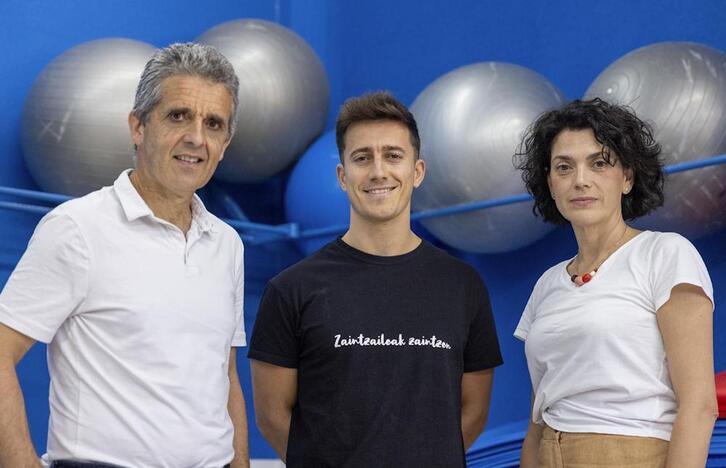 Ezkerrretik, Jon Irakusta, Ander Esìn era Ana Rodriguez ikertzaileak.