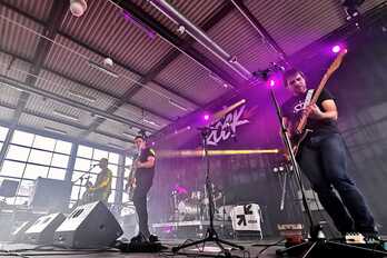 Elkartasun jaietan maiz ikusi izan ditugu Unidad Alavesa taldekoak, argazkian 2023ko 40 Minutu Rocken