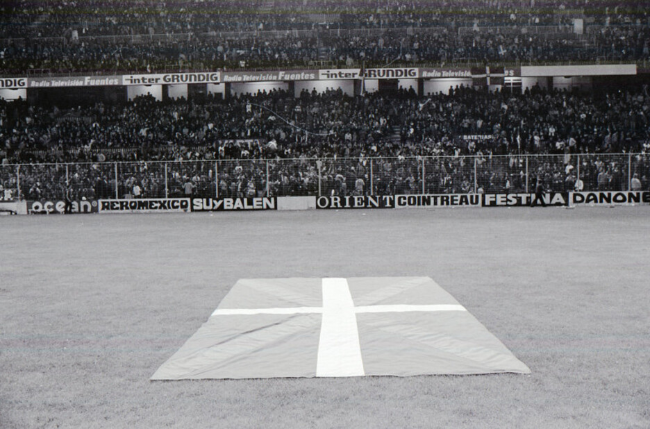 Gero pusikek aireratuko zuten ikurrina erraldoia. Gero pusikek aireratuko zuten ikurrina erraldoia.