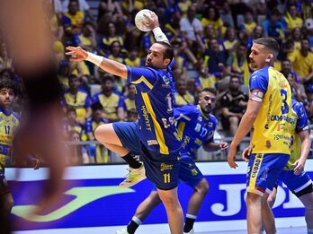 Esteban Salinas ha estado pleno de efectividad. Seis de seis lanzamientos.