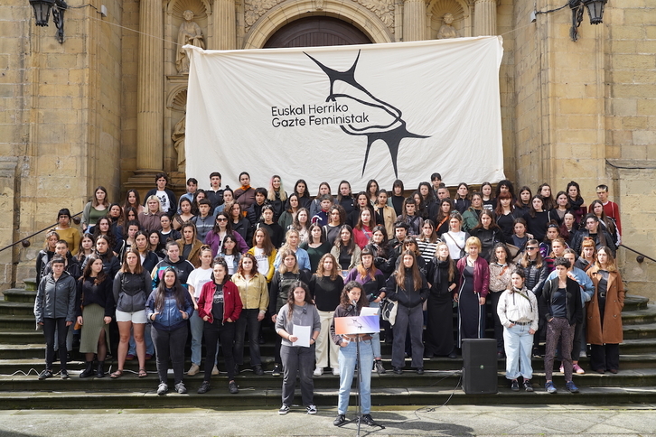 Errenterian egin dute agerraldia gazte feministek.