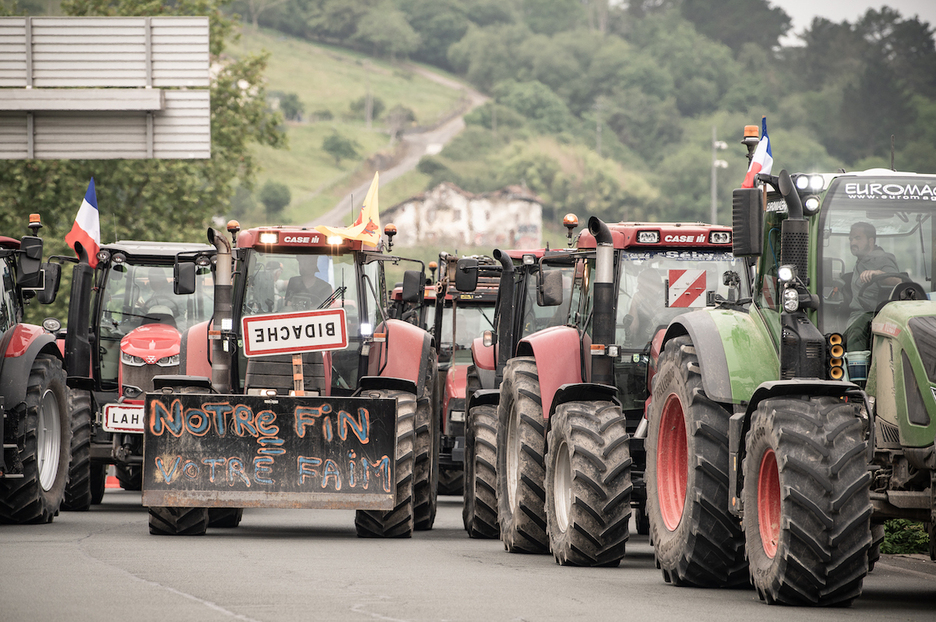 Agricultores de Lapurdi durante la protesta.