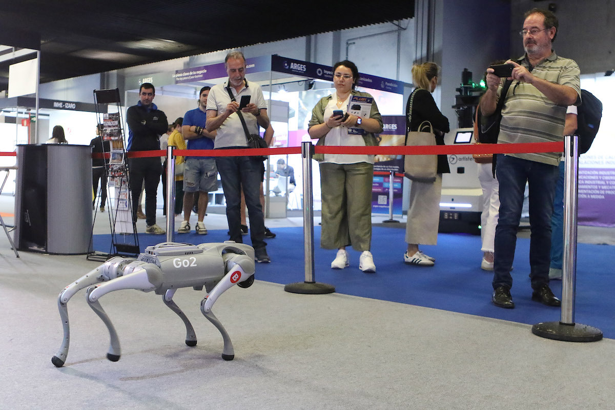 Robot cuadrípedo GO2 PLUS. (Oskar Matxin Edesa | FOKU)