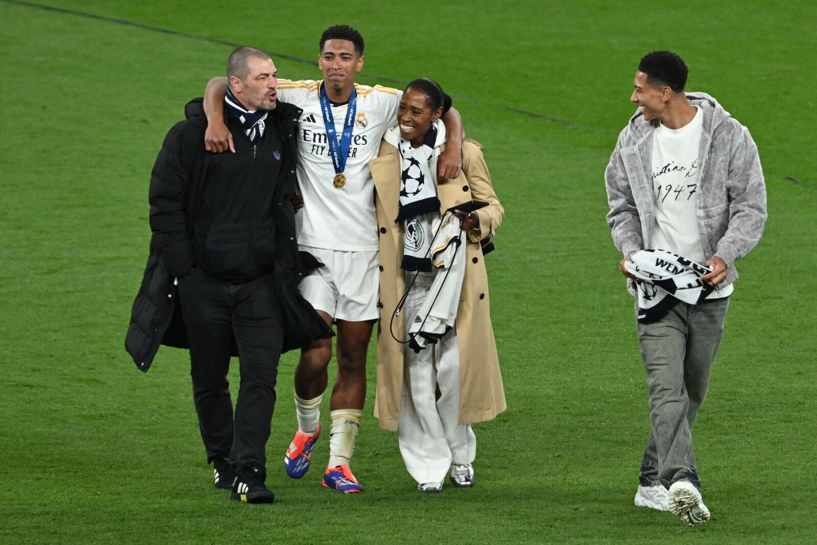 Bellingham, senideekin Txapeldunen liga irabazi berritan. (Justin TALLIS/AFP)