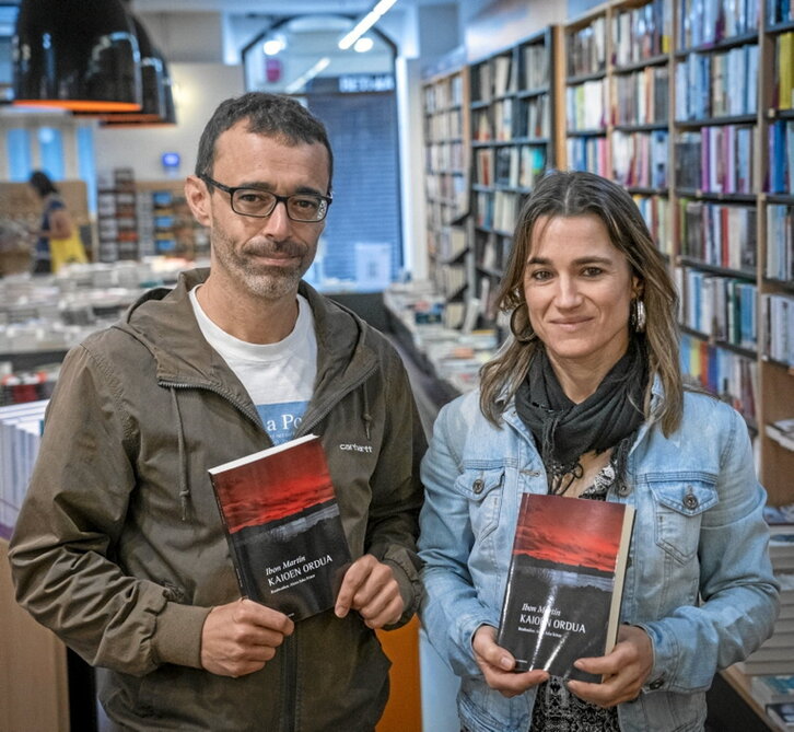 Martin eta Jaka, atzo, liburuaren aurkezpenean.