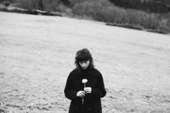 Lore gaixo baten sendatze moduan aurkeztu du ‘De amar y desandar’ diskoa Idoiak.