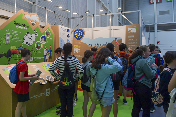 Escolares asisten a la primera jornada de Bioterra.