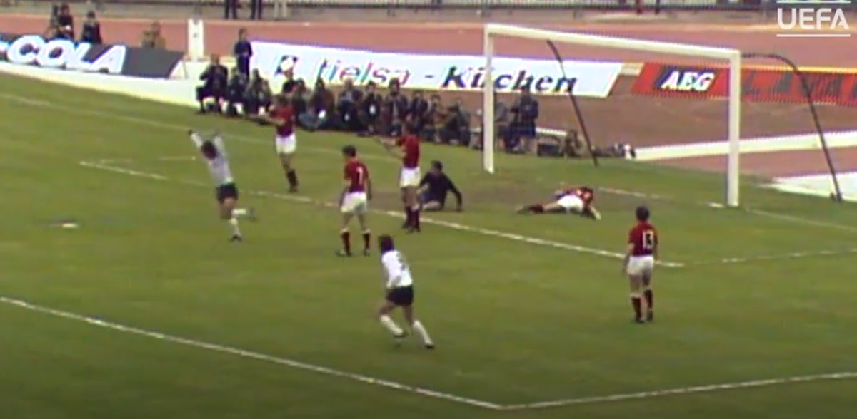 Alemania Occidental celebra uno de los goles de Müller en 1972. (UEFA)