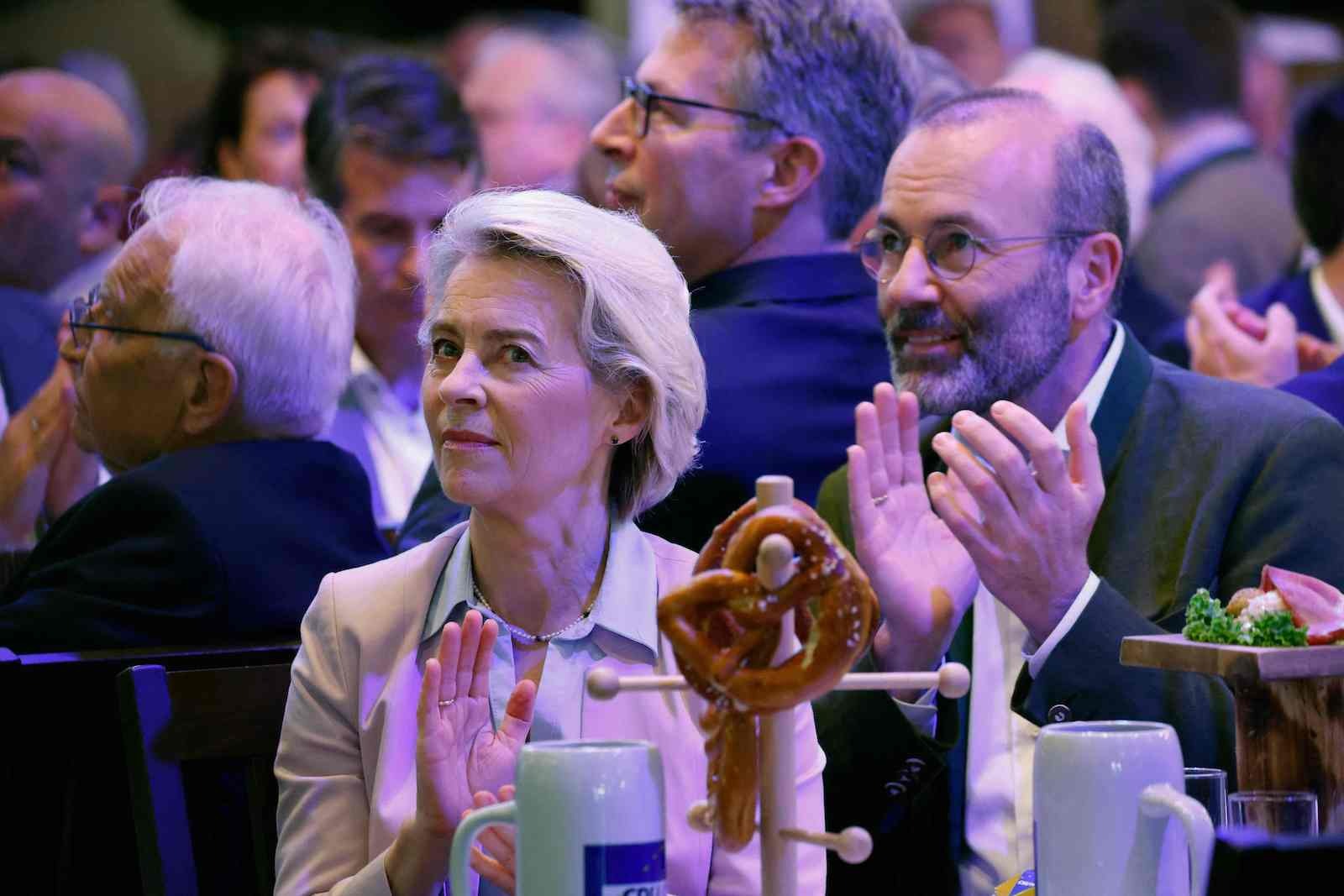 Von der Leyen y Weber. (Michaela STACHE | AFP)