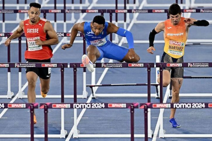 Un desafortunado Asier Martínez solo ha podido ver el triunfo de Lorenzo Simonelli.